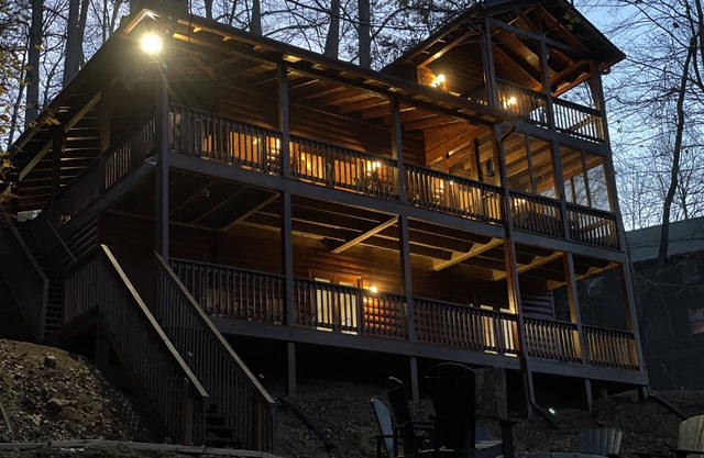 Riverside Cabin with Gameroom, Deer, & Fishing.