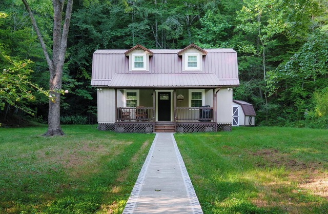 Riverstone Cabin and Retreat in West Liberty, KY