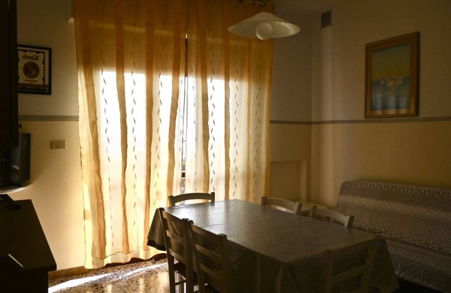 RM03 - Senigallia, three-room apartment facing the sea