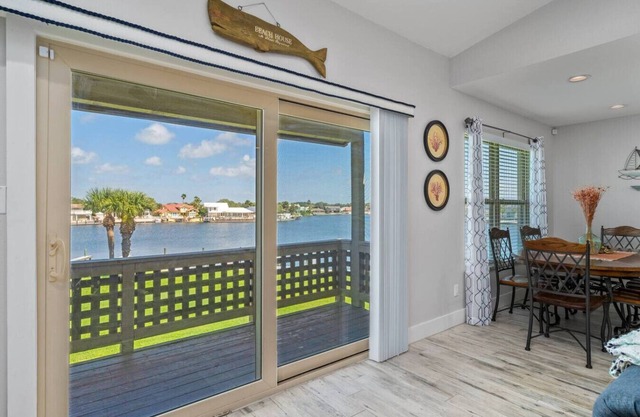 Rockport, TX - Canoe Lake Casita