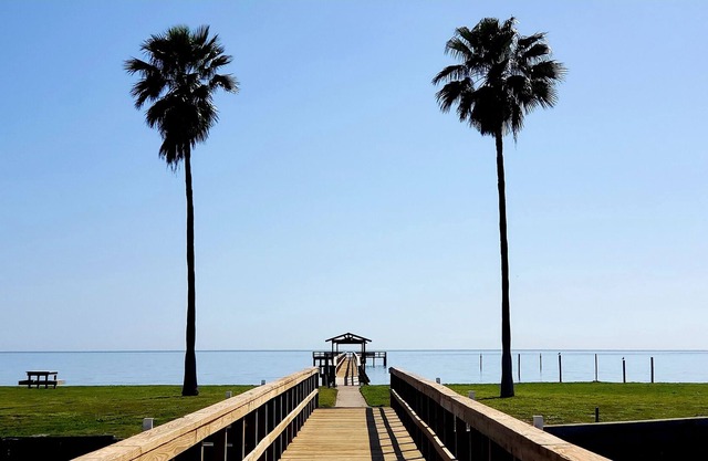 Rockport, TX - Waterfront Retreat, 2 BDRM 2 Bath