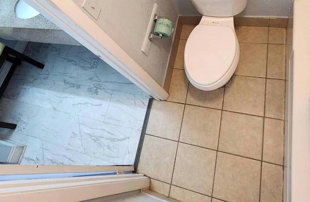 Rodeway Inn Hattiesburg North - King Room - Smoking 2