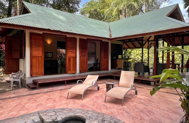 Romantic getaway with plunge pool in jungle garden