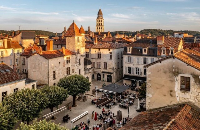 Romantic Escape Guaranteed: Discover Our Chic & Balneo Love Room