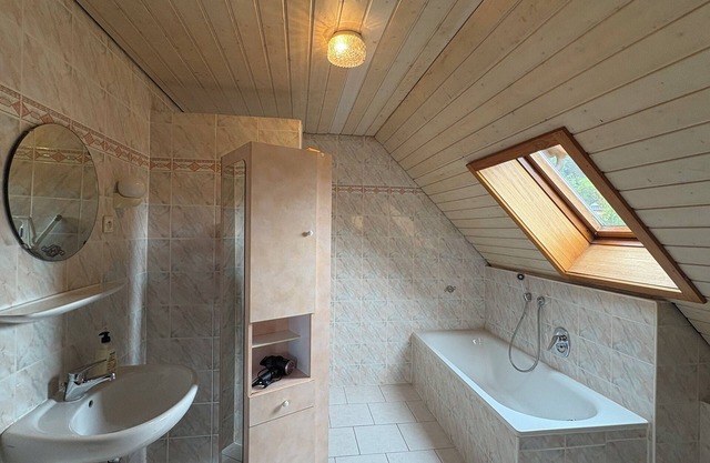 Romantic Hideaway & Remote Work Haven Mountain View, pet friendly, free wifi