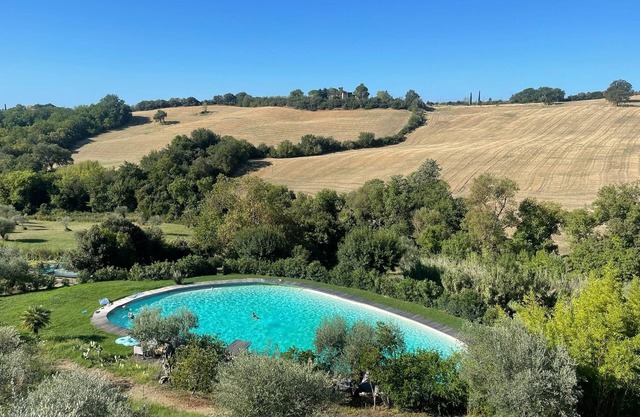 Romantic HideAway in an Old Olive Grove - EcoTourism - Huge Pool - E-Charger
