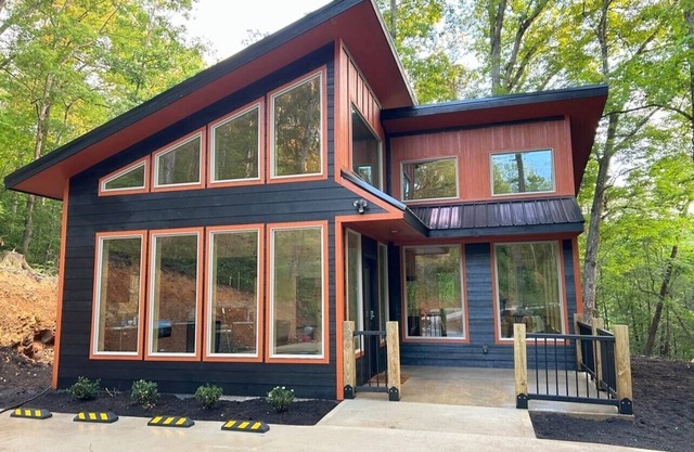 Romantic Rendezvous Honeymoon Cabin Handicap Accessible