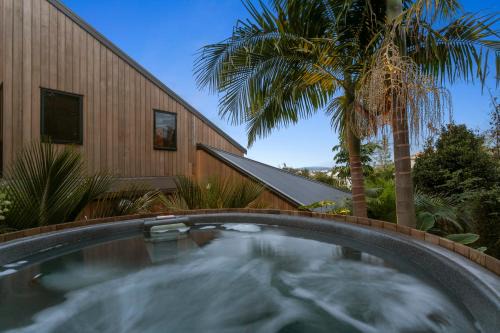 Romantic Retreat, Hot Tub, Glasshouse, Ensuite