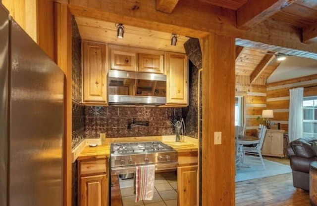 Romantic Riverside Retreat