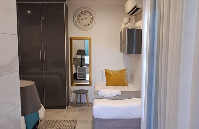 Room 1 : Sleeps 3 with Private Bathroom