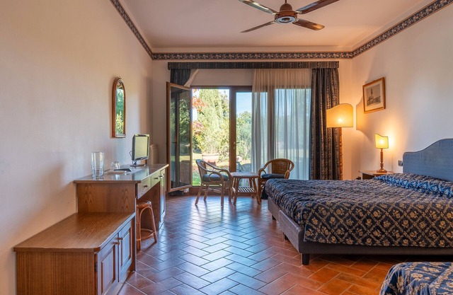 Room '58 H Fattoria Degli Usignoli' with Shared Pool, Wi-Fi and Air Conditioning