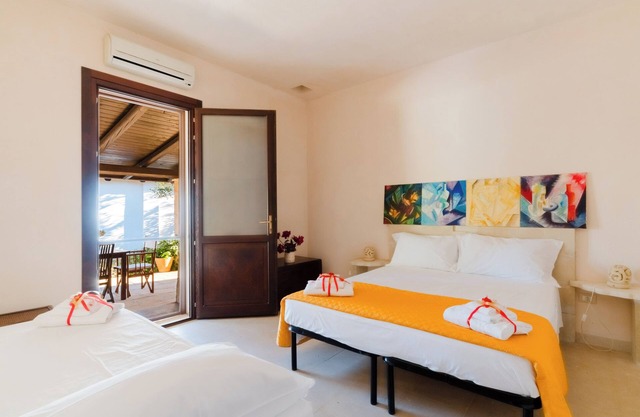 Room 'Arancio' with Private Terrace, Wi-Fi and Air Conditioning