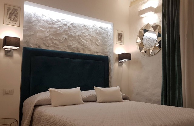 Room Del Giglio, elegant room in the center of Bari