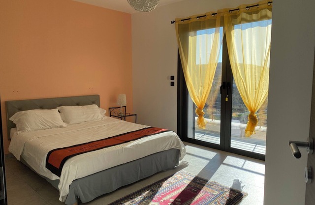 Room for rent with private shower room and terrace