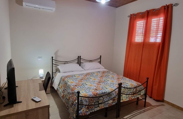 Room in cottage Holiday home in Palmi Pietrenere.