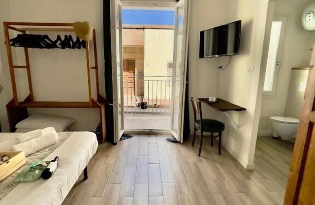 Room Lu Balaru - Full service room with private bathroom