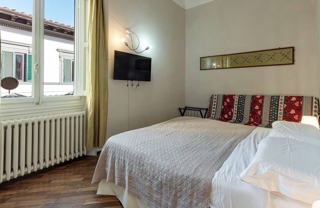 Room 'White Guest House' with Wi-Fi and Air Conditioning