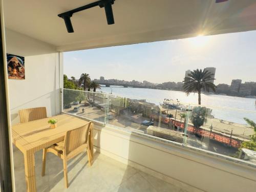ROOMES NILE VIEW MANIEl