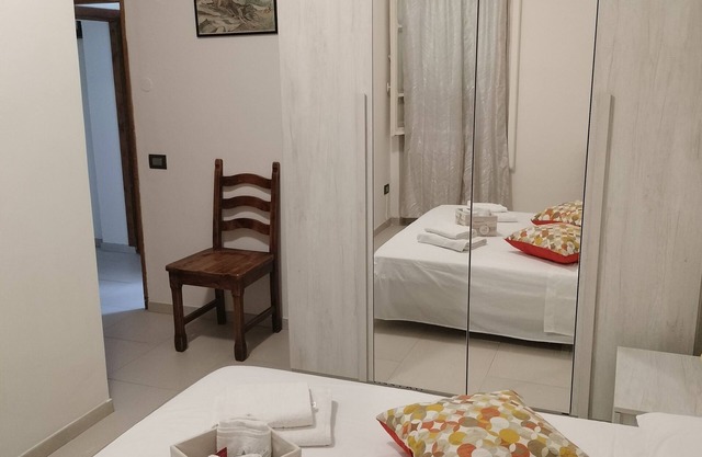 Rooms with private bathroom near Lake Corbara
