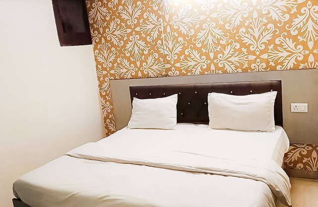 Roomshala 118 Hotel Acclaim 7 sky