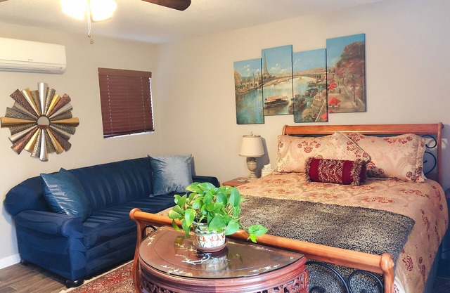 Roomy comfy guest suite w/private entrance