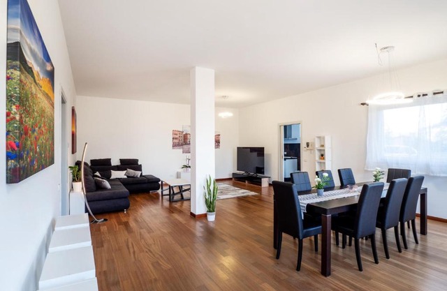 Rosa Bianca - 5 minuti dal Centro con Giardino e Parcheggio Privato