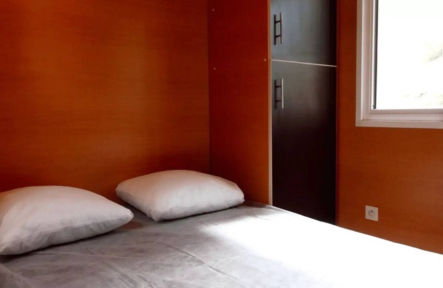 Roulotte Comfort 17 m2 1 Schlafzimmer - Mit Sanitär + Außentonnelle - ohne Klimaanlage 4 Personen