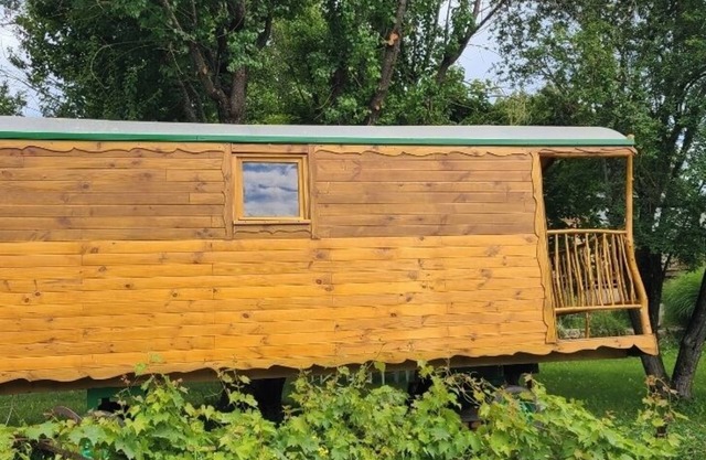 Roulotte et Spa en Pleine Nature Calme et Sérénité Pour un Séjour Ressourçant