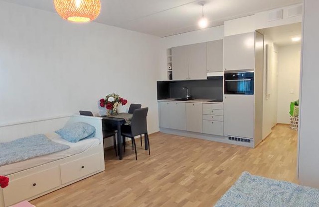 Ruby studio 5min to Vantaa Airport and 20min to Helsinki center
