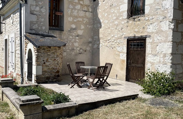 Rural 3 Bedroom Farmhouse With Pool and Games Room