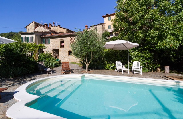 Rural family house in the Casentino with exclusive pool & gardens. Pet friendly