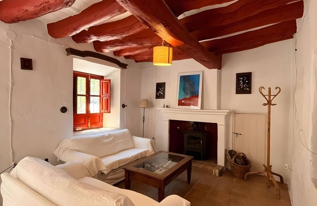 Rural house 'La Casa Del Colono' with mountain views, shared pool and Wi-Fi