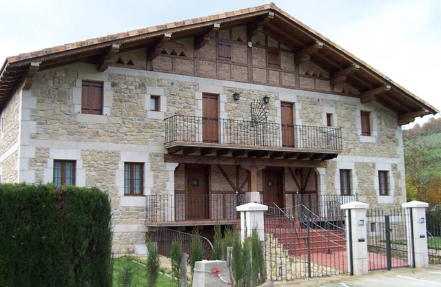 Rural House 'Sagastietxea I' with Private Garden and Barbecue