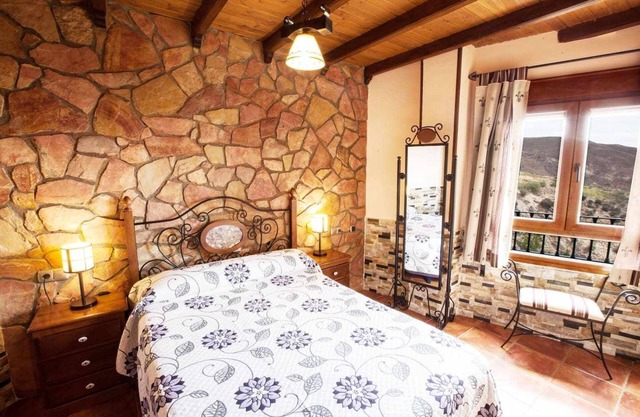 Rural lodging Arraices 2 people with spa and pool