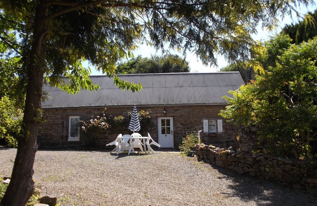 Rural Rustic Country Cottage near Le Mont St Michel, Dinan, Cancale and St Malo