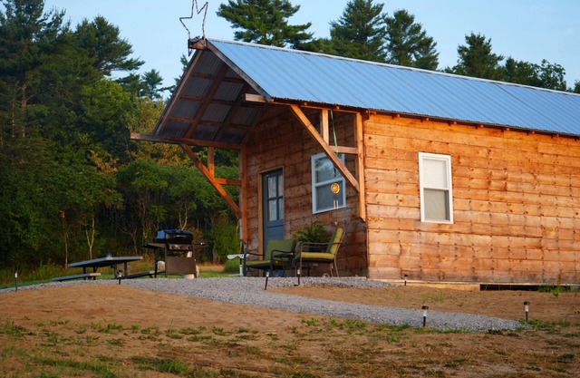 Rustic ADK tiny cabin off grid with electric option