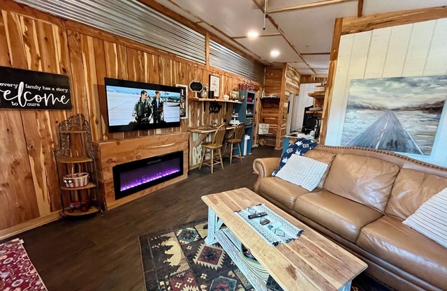 Rustic Barnsuite on the Farm - 2 Suites