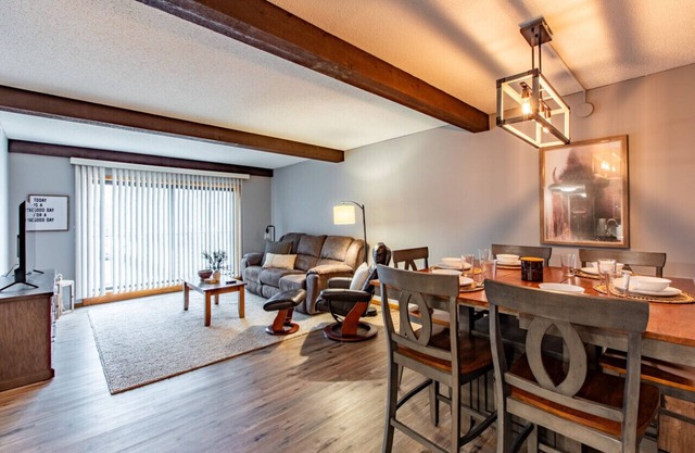 Rustic, Cozy 2 Bed/1 Bath, In-Unit Laundry, Parking + 6 blocks from Mayo!