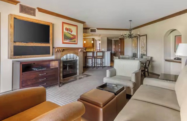 Rustic elegance in charming Sedona with WiFi, fitness room, full kitchen