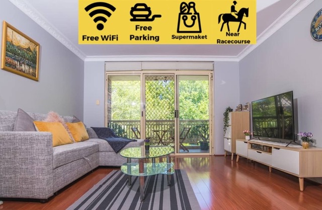 Rustic Hardwood 2 Bedroom Apartment in Randwick