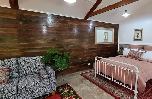 Rustic & Luxurious Farm Stay just a short drive to beautiful beaches!