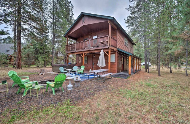 Rustic McCall Cabin w/Private Hot Tub & Deck!