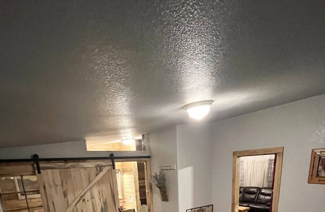 Rustic Meets Luxury one mile south of Idaho City