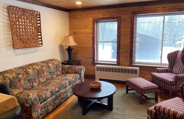 Rustic Mountain Condo Close to Gore Mountain