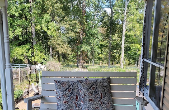 Rustic Retreat - Spring Hill/Columbia/Franklin/close to GM -private & spacious