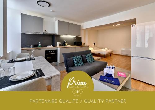 Séjour tout confort en plein coeur de Nevers, studios Galet-Carbone ou Terra Cotta