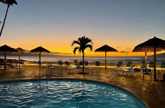 S125 SEPT/OCT-12th floor PENTHOUSE OCEANFRONT near Kaanapali Beach AC