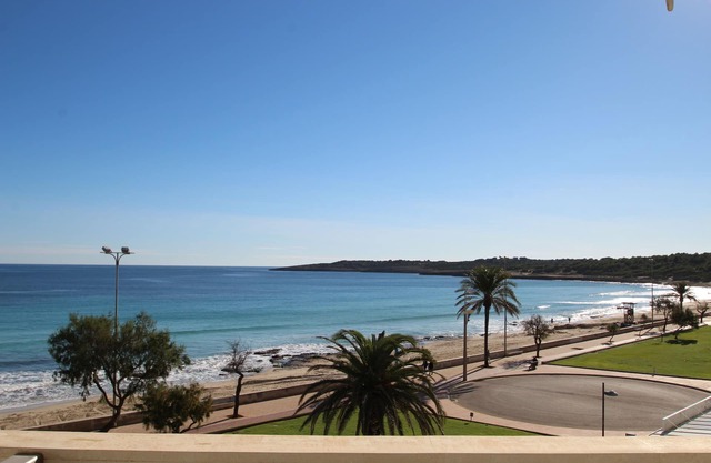 Sa Maniga - sunny modern apartment, 3floors, on the beach up to 3pers. WLAN incl.