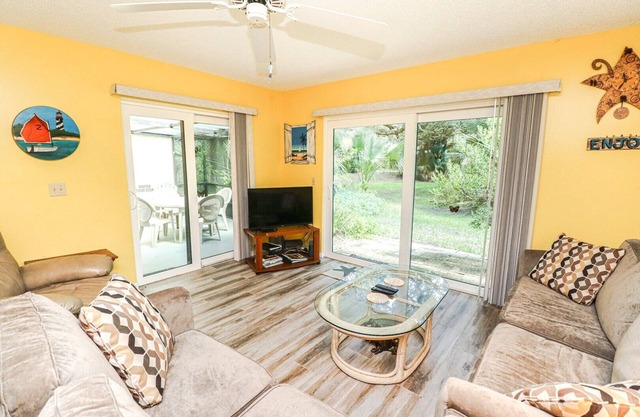 SABTR 1002-Two Bedroom Villa Near Ocean & Heated Swimming Pool