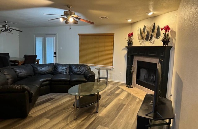 Saegert Ranch Oasis: 4BR/2.5BA